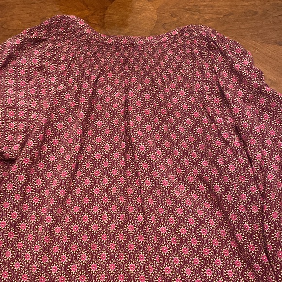 Women's Croft & Barrow® Staple Smocked Blouse - Picture 4 of 4